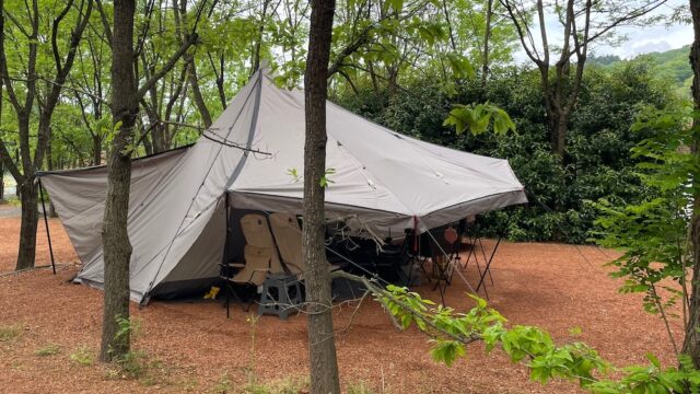 DOD ヤドカリテントの雨対策(低く跳ね上げる)